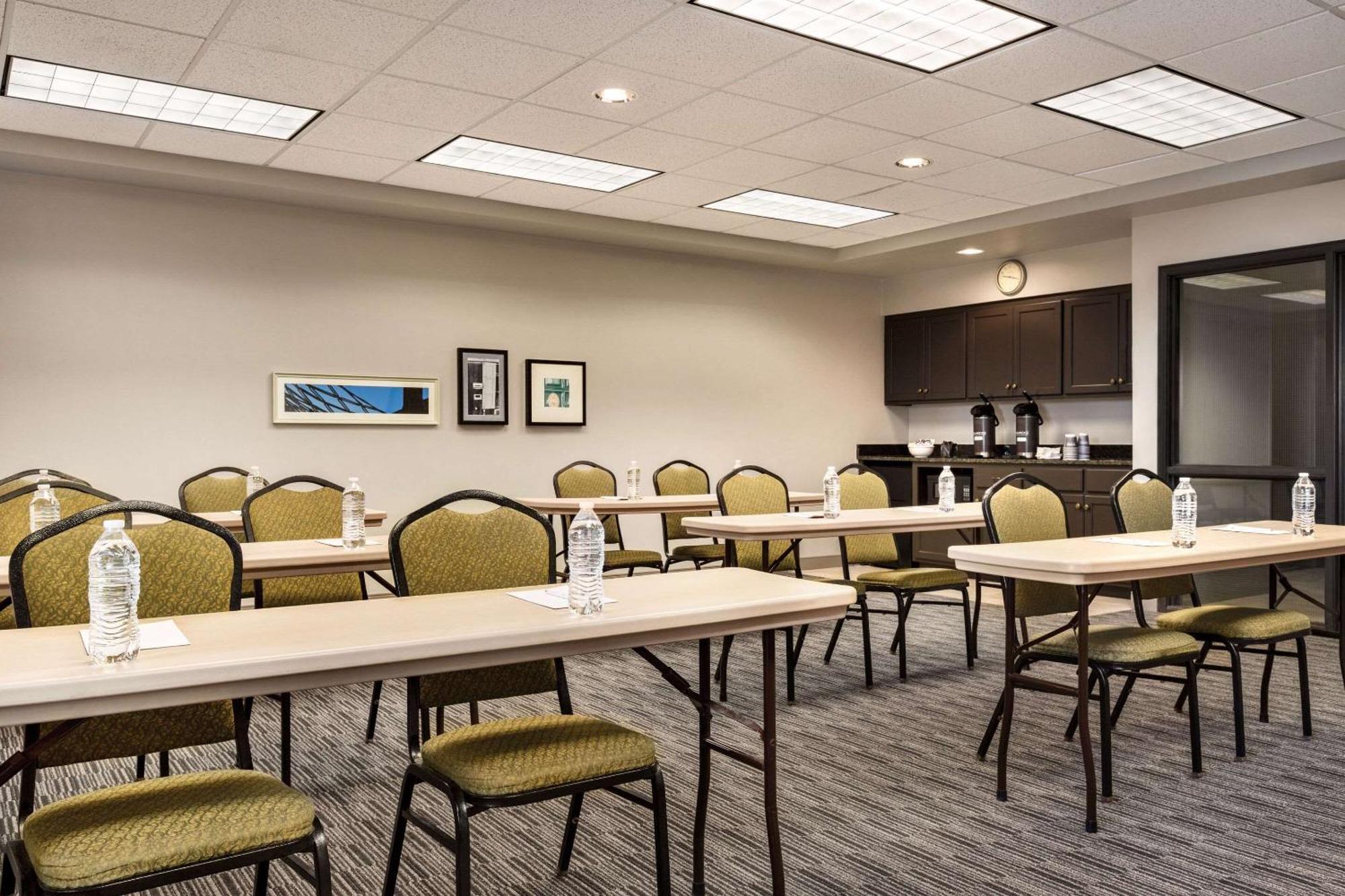 Country Inn & Suites By Radisson, St Cloud East, Mn Сейнт Клауд Екстериор снимка