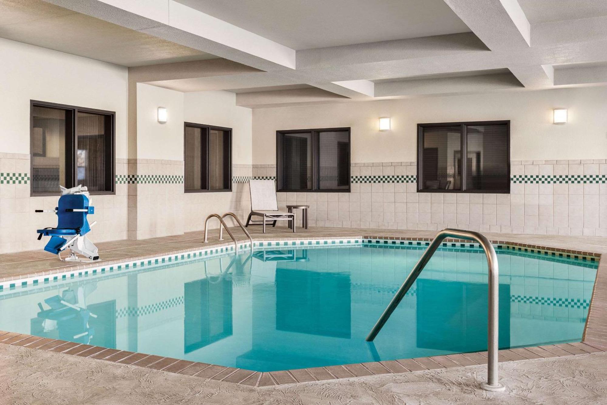 Country Inn & Suites By Radisson, St Cloud East, Mn Сейнт Клауд Екстериор снимка