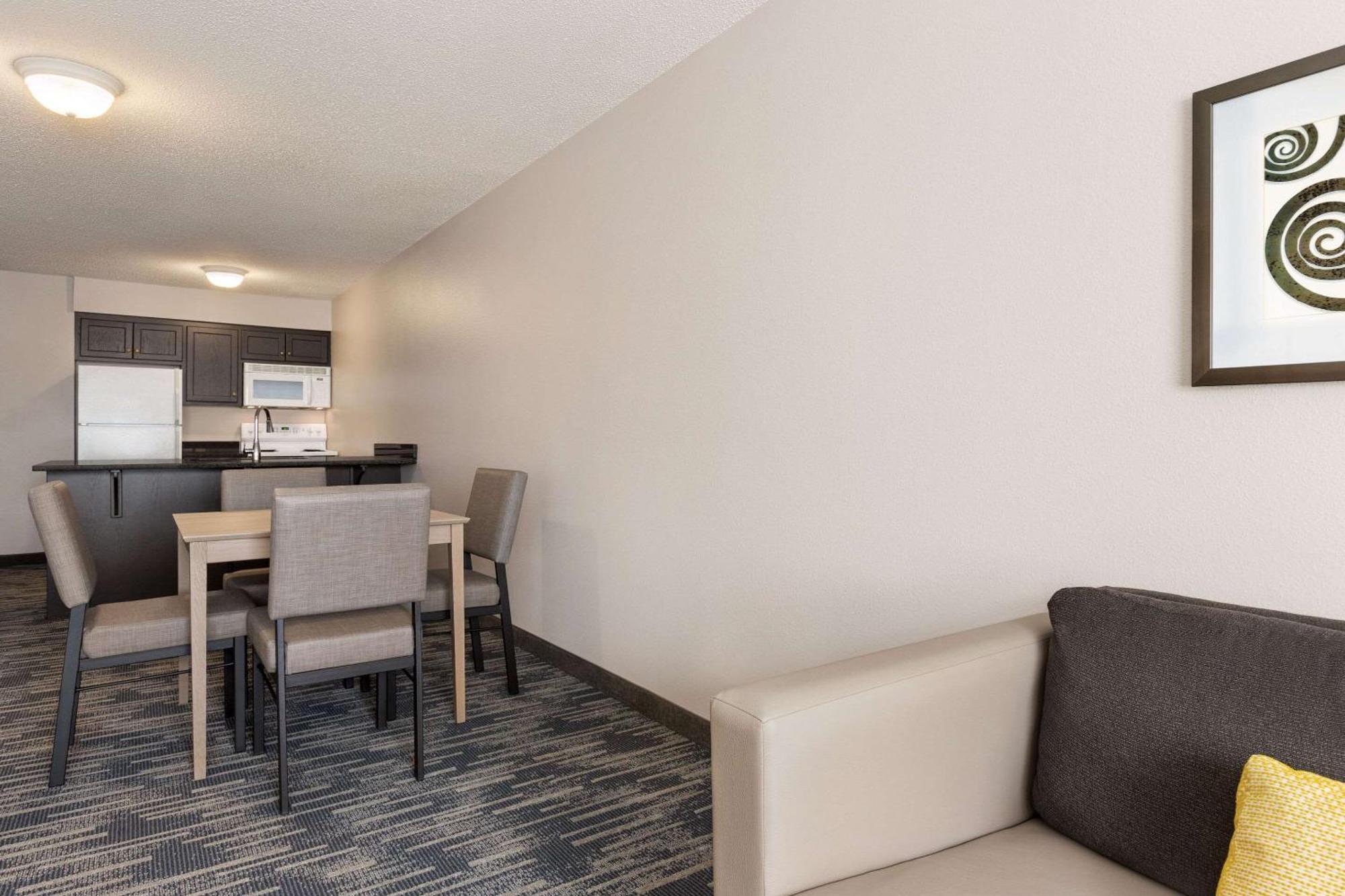 Country Inn & Suites By Radisson, St Cloud East, Mn Сейнт Клауд Екстериор снимка